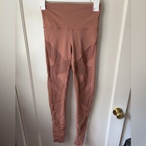 ALO Yoga Mauve Mesh Design Leggings
